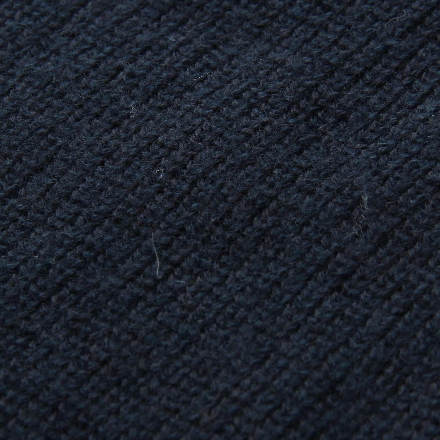 LIGHTWEIGHT WOOL KNIT