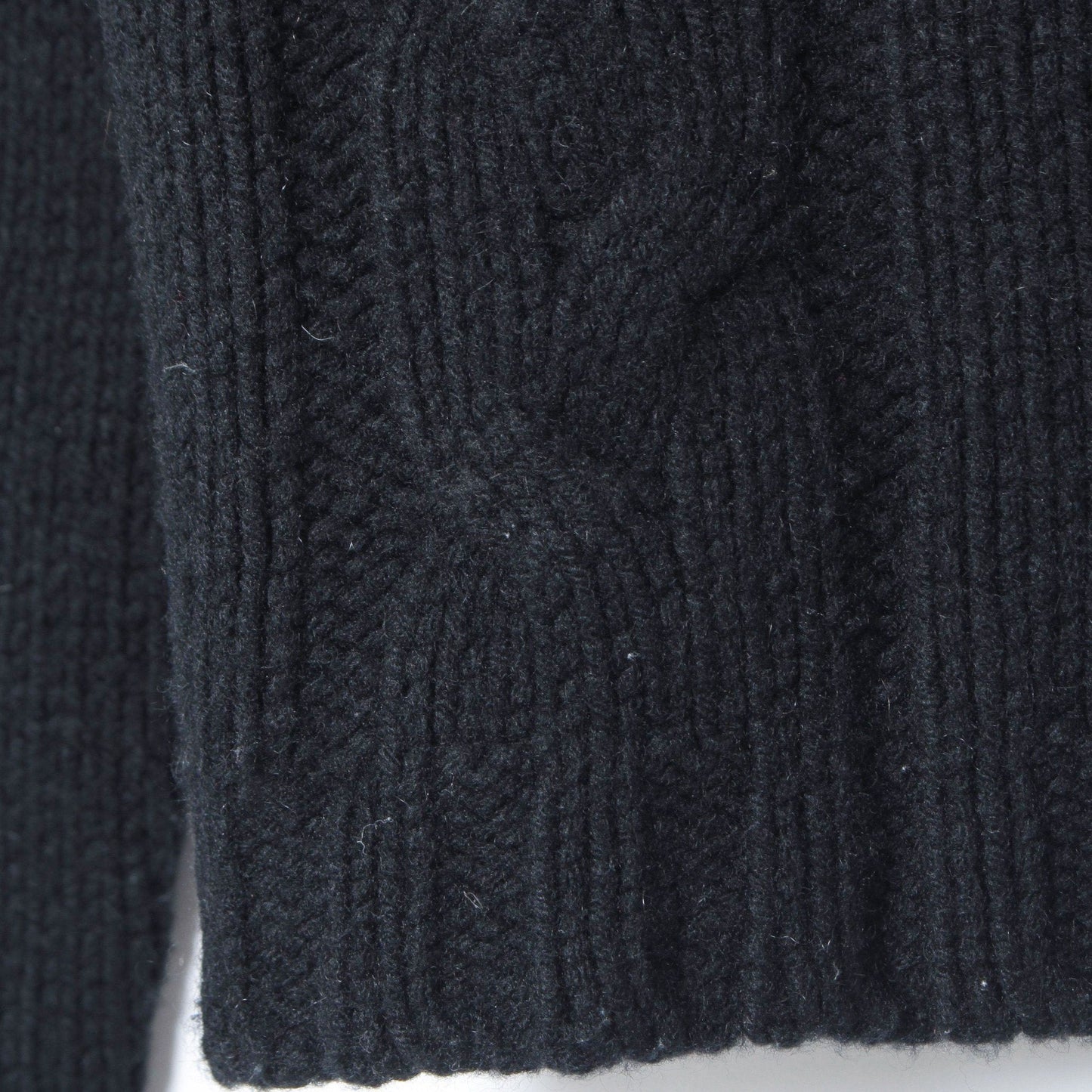 OPEN ROLL NECK KNIT