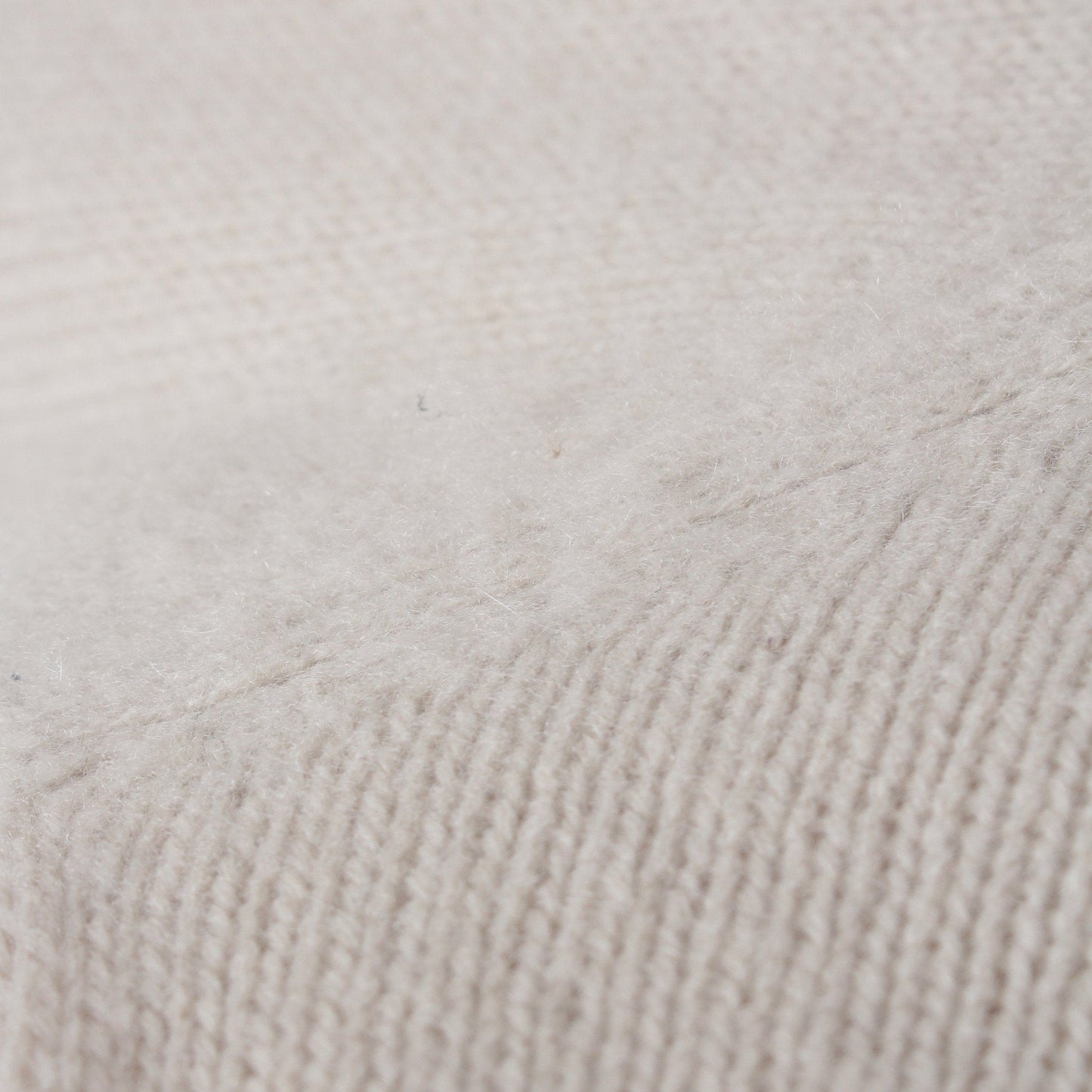 WIDE ROLL NECK KNIT