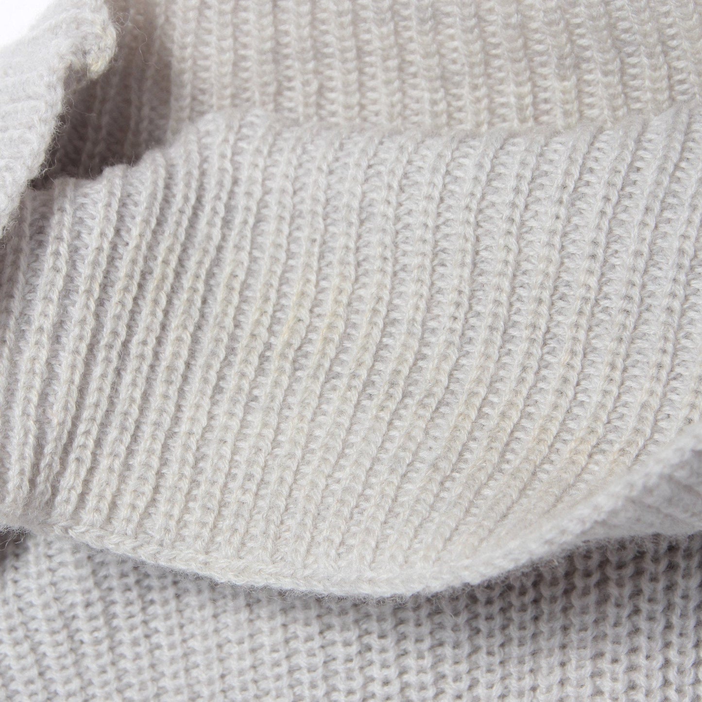 LIGHTWEIGHT WOOL KNIT