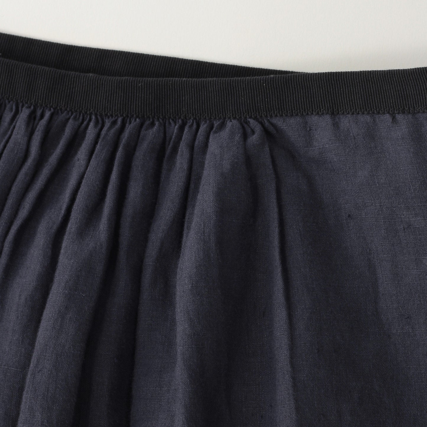 LIGHTWEIGHT LINEN SKIRT