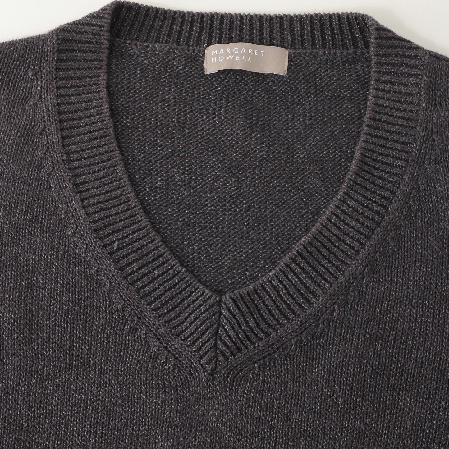 RELAXED V NECK JUMPER KNIT