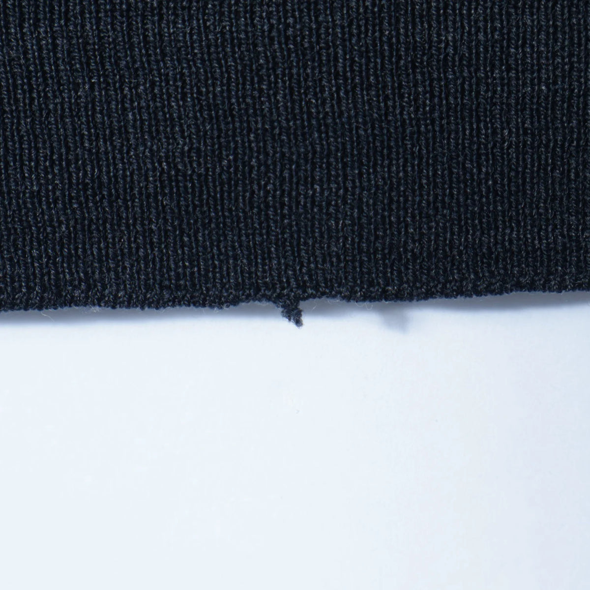WOOL TURTLE NECK KNIT