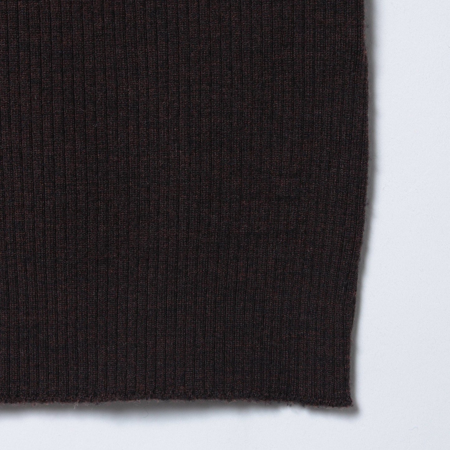 FINE RIB TURTLENECK KNIT