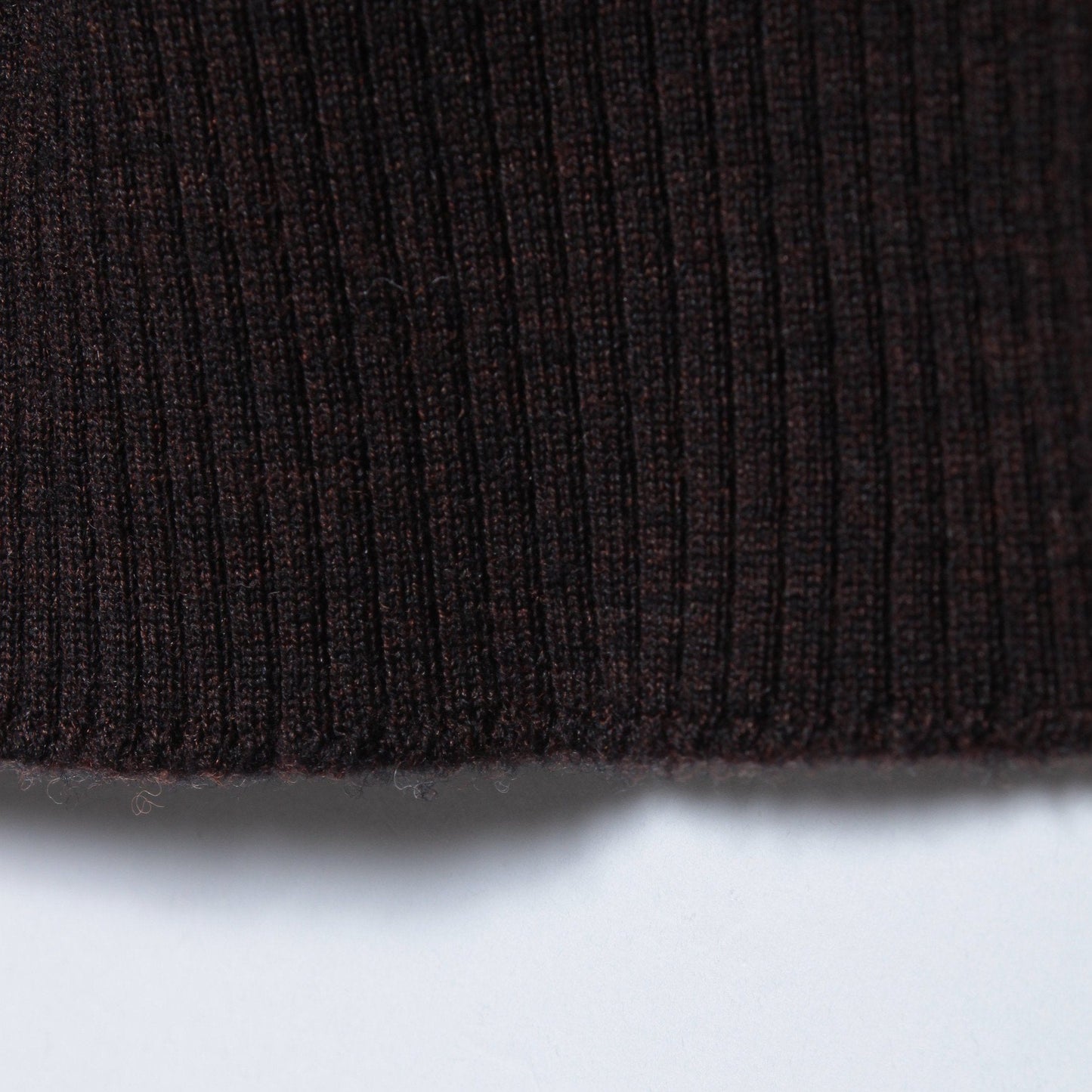 FINE RIB TURTLENECK KNIT