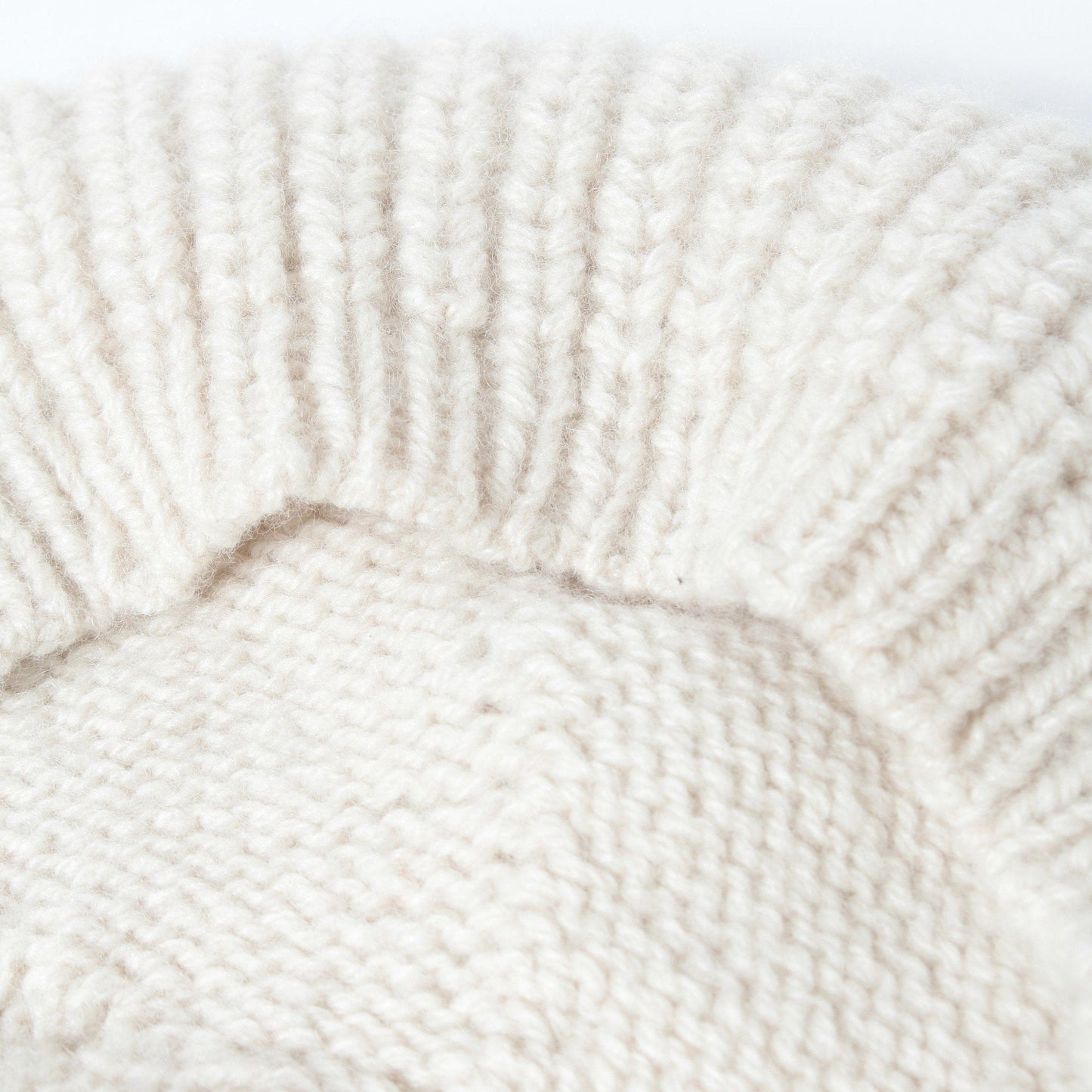 HAND KNITTED ACCESSORIES HAT