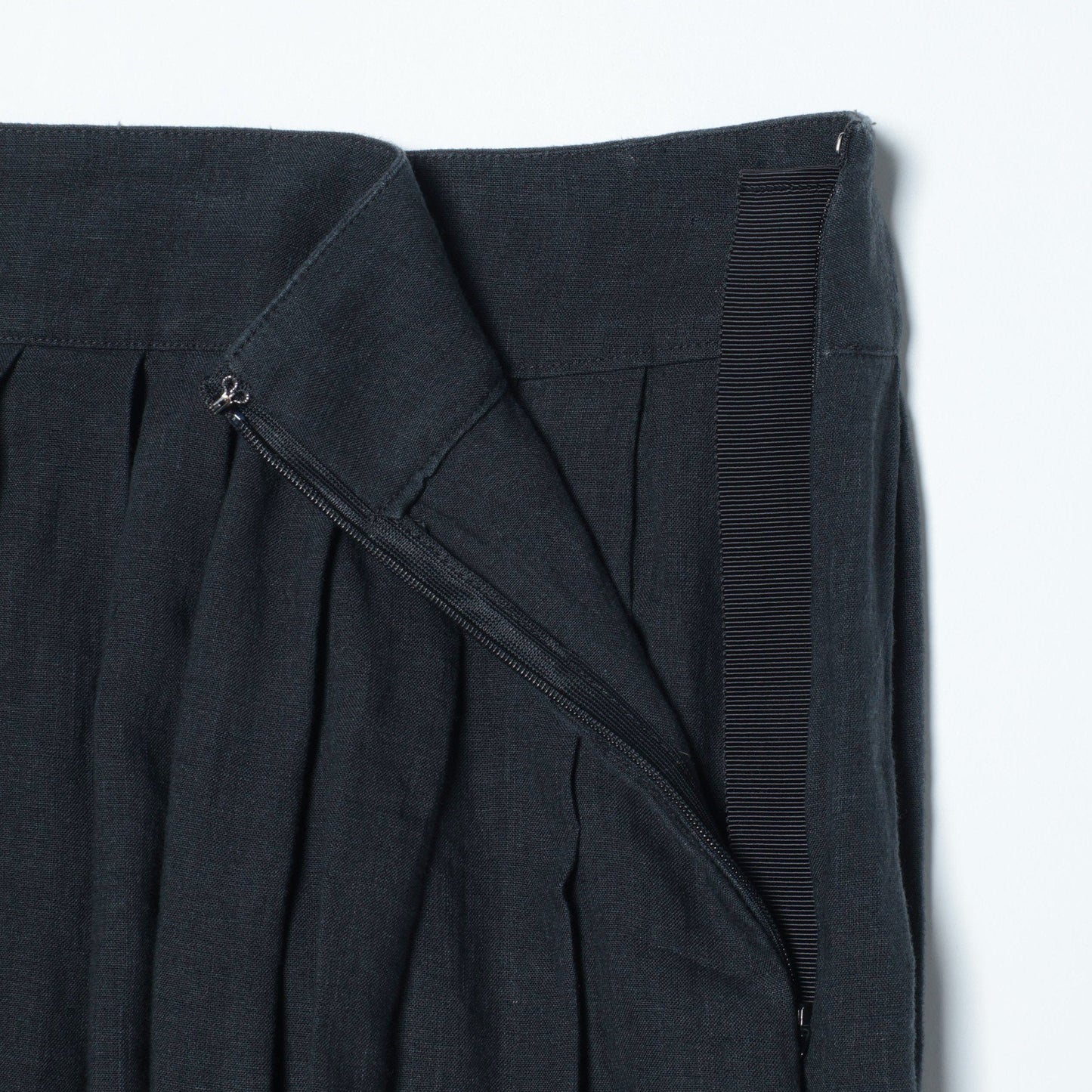 LIGHT LINEN SKIRT