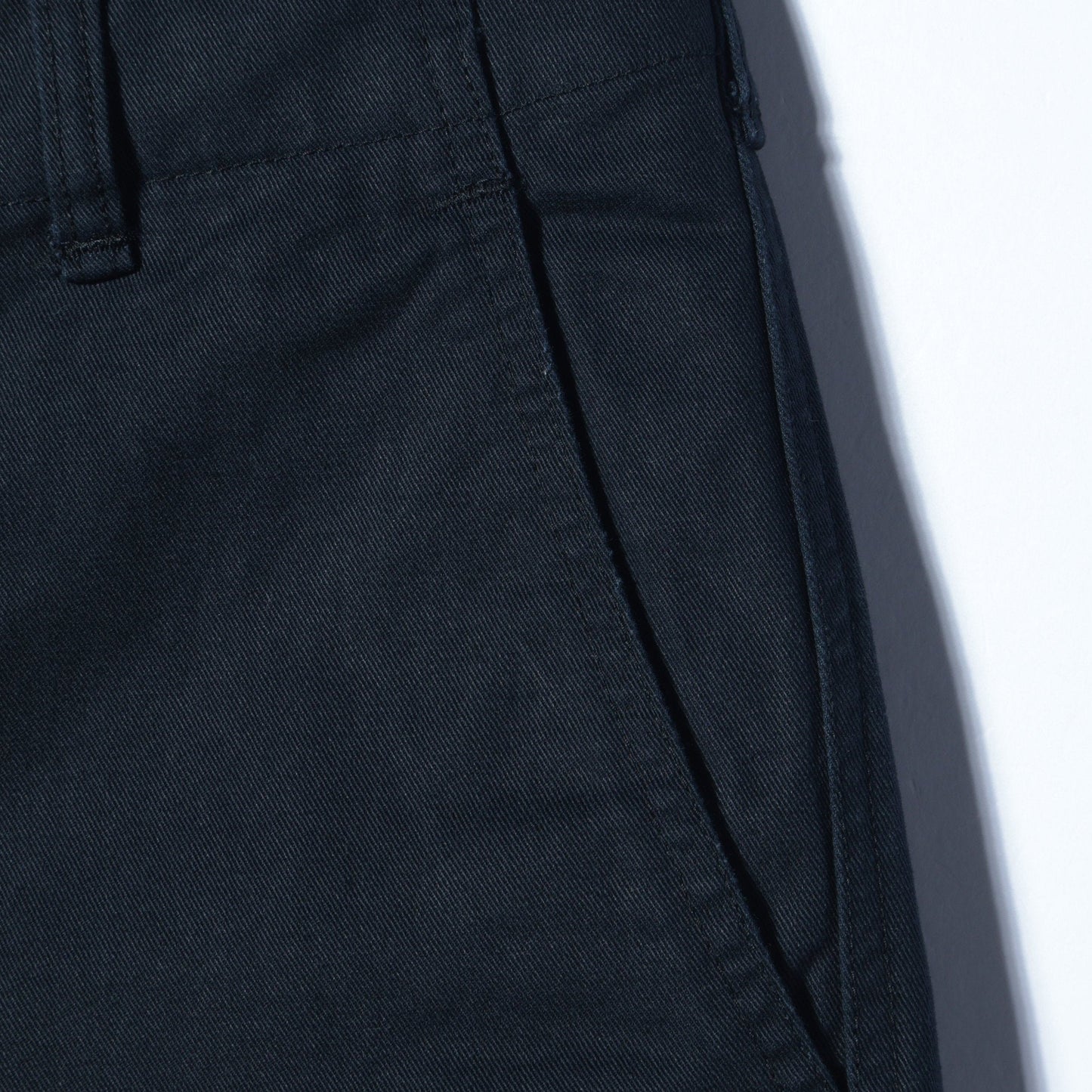 BASIC CHINO TROUSERS