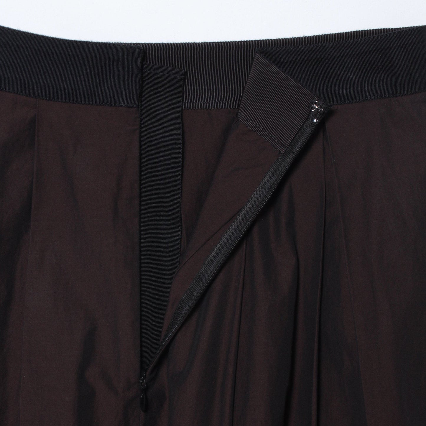 FINE COTTON CHAMBRAY SKIRT