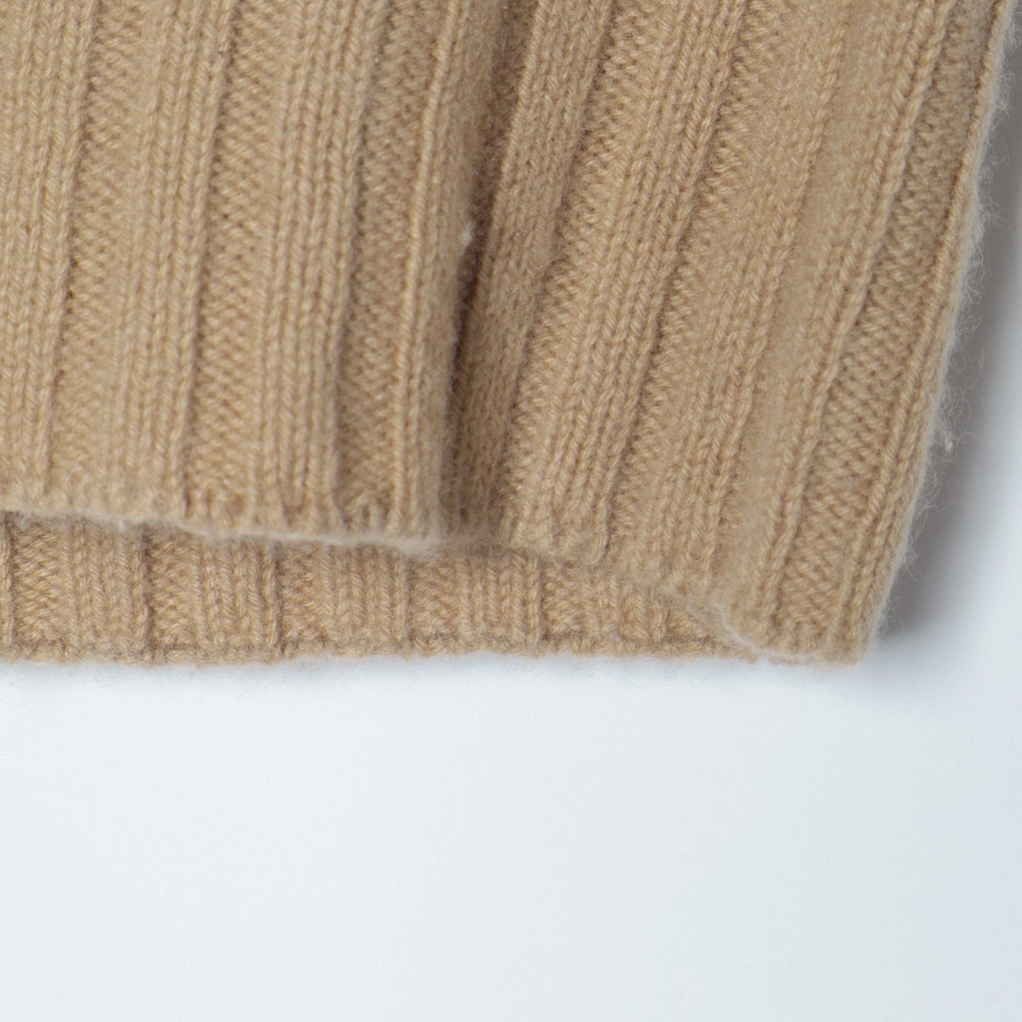 WIDE ROLL NECK KNIT