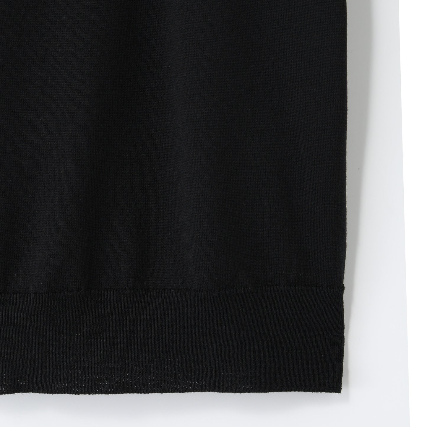 WOOL TURTLE NECK KNIT