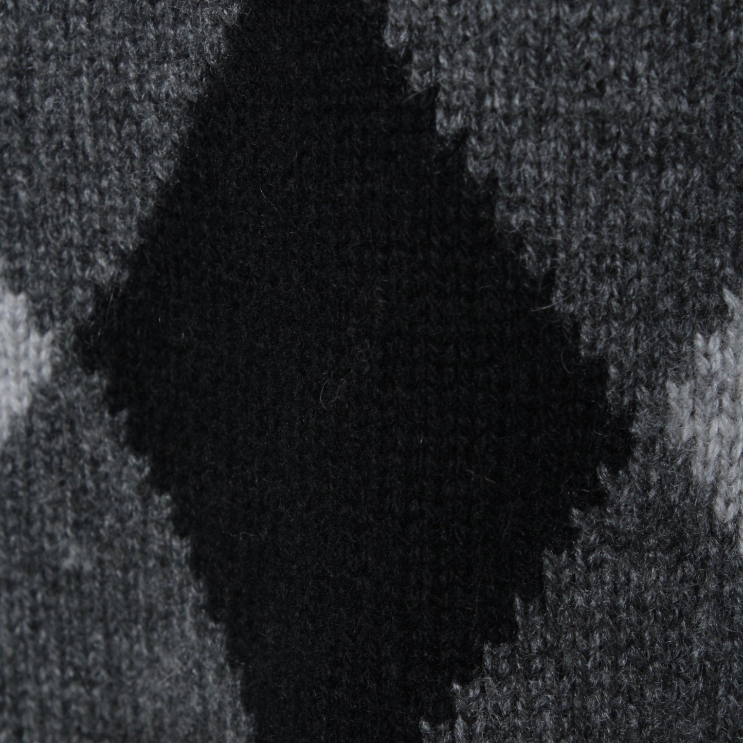 GRAPHIC ARGYLE KNIT
