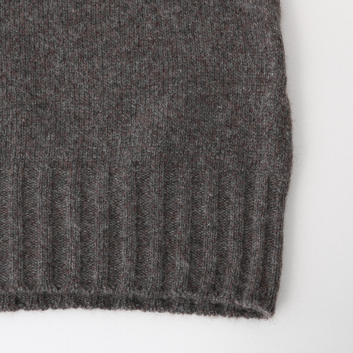 CASHMERE SLEEVELESS ROLL NECK KNIT