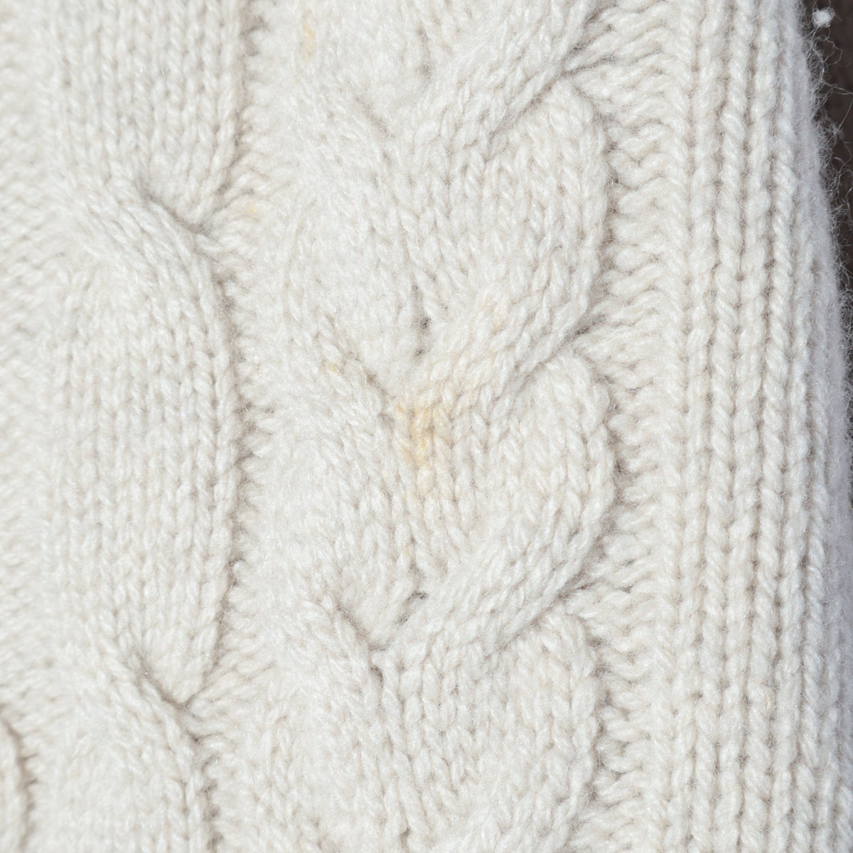 CABLE KNIT
