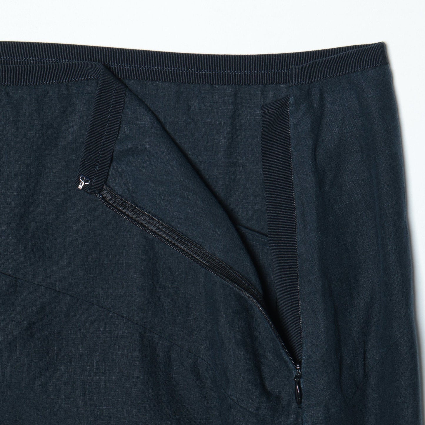 DENSE FINE LINEN SKIRT
