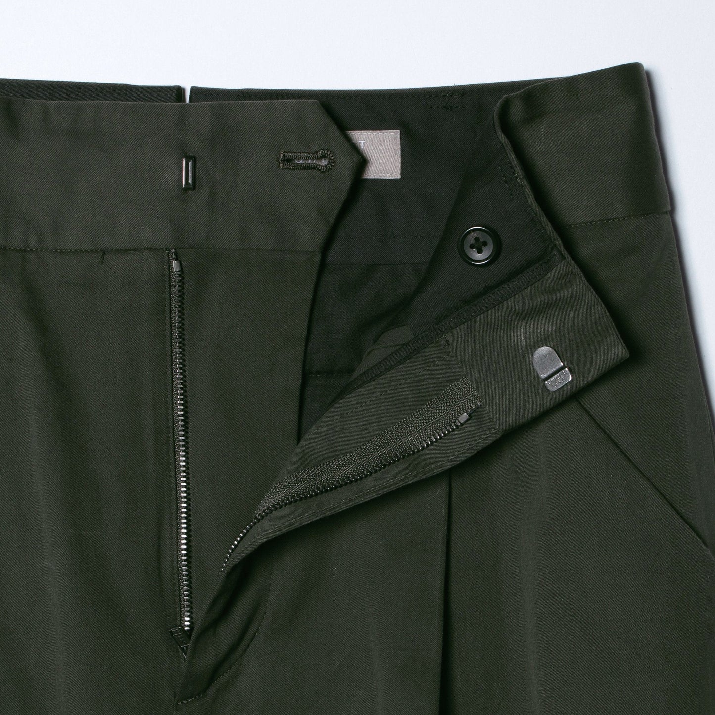 DENSE FINE COTTON TWILL TROUSERS