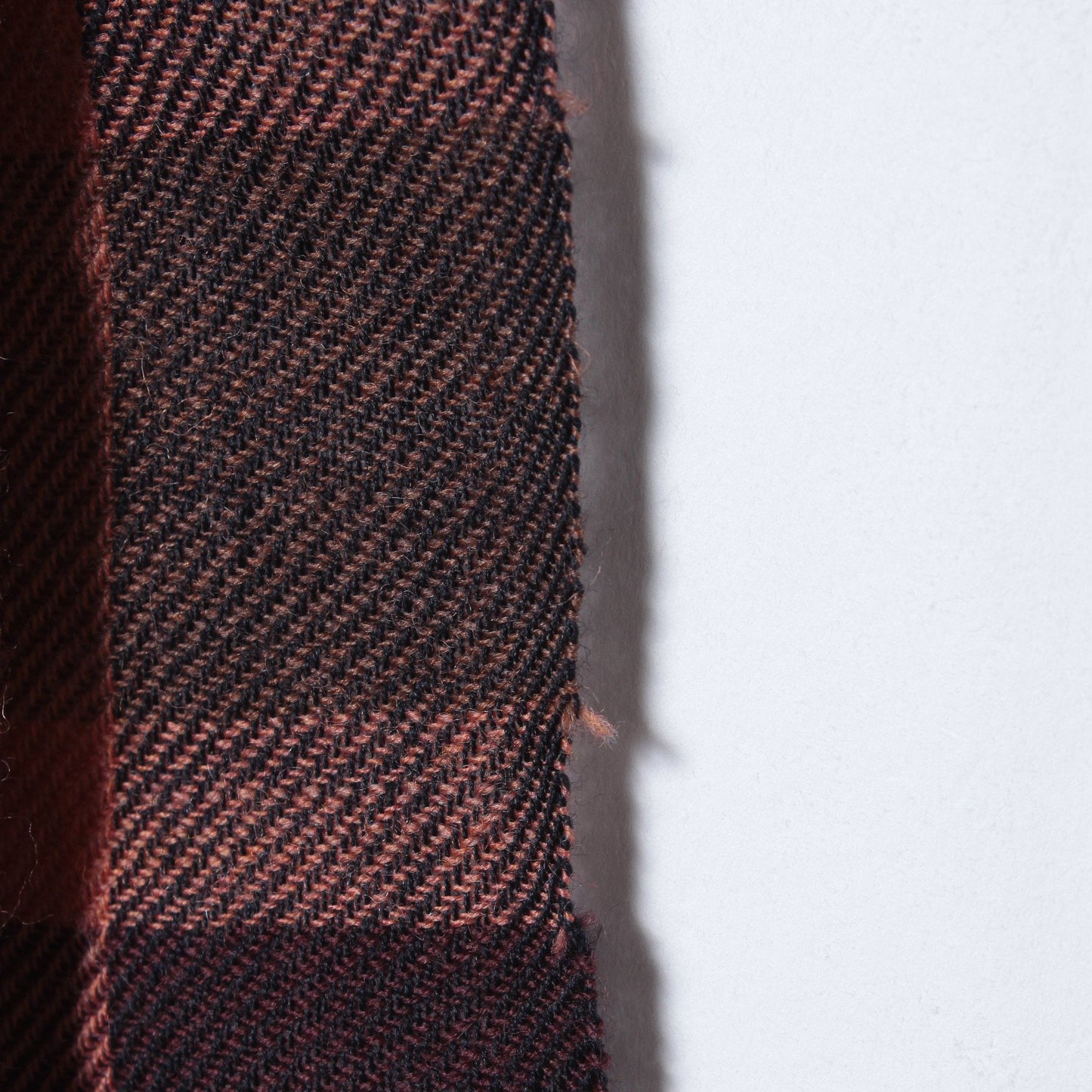 BOLD CHECK SCARF