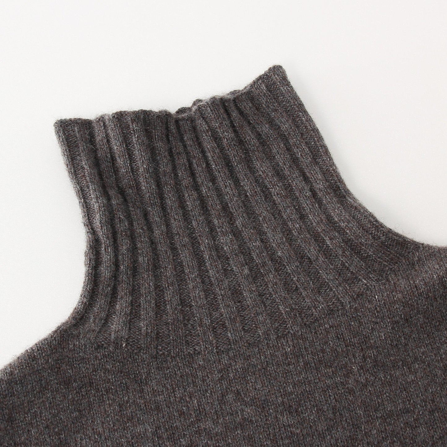CASHMERE SLEEVELESS ROLL NECK KNIT