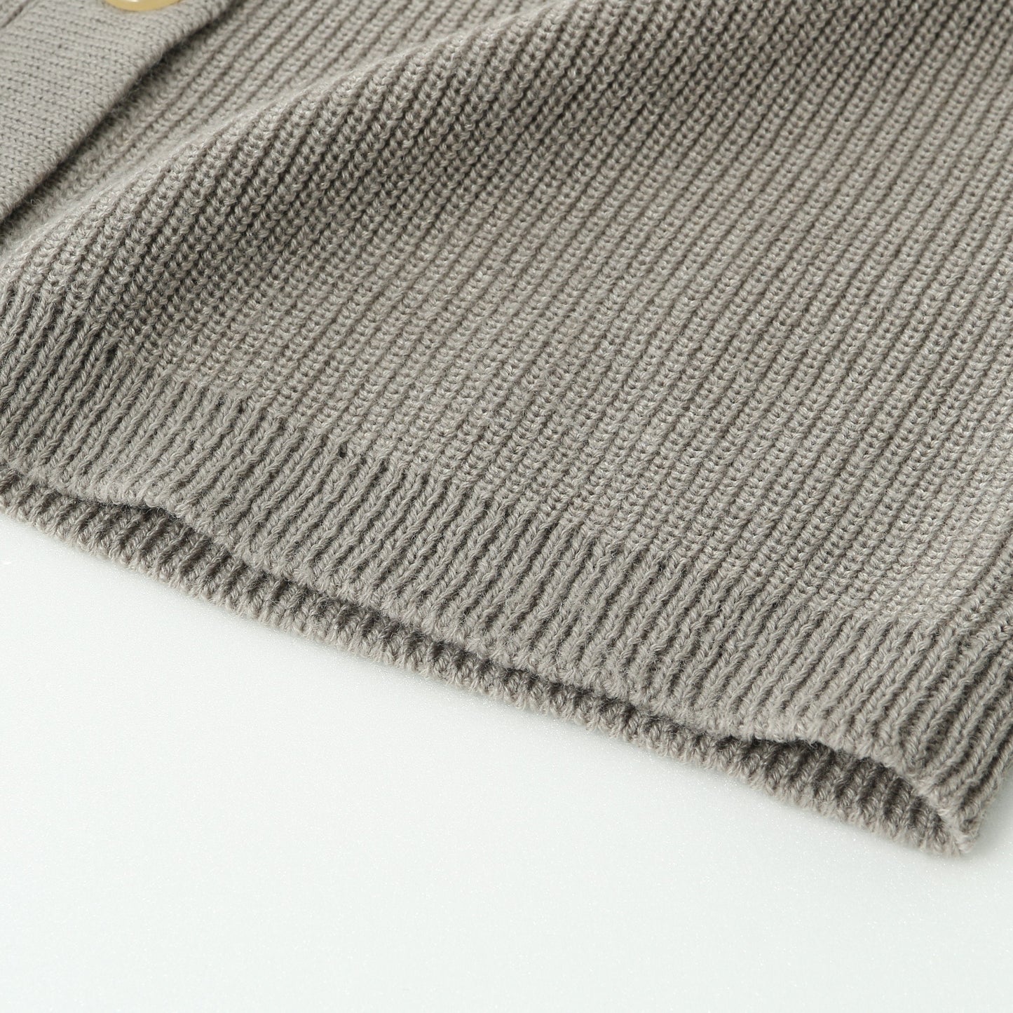 LIGHTWEIGHT WOOL KNIT