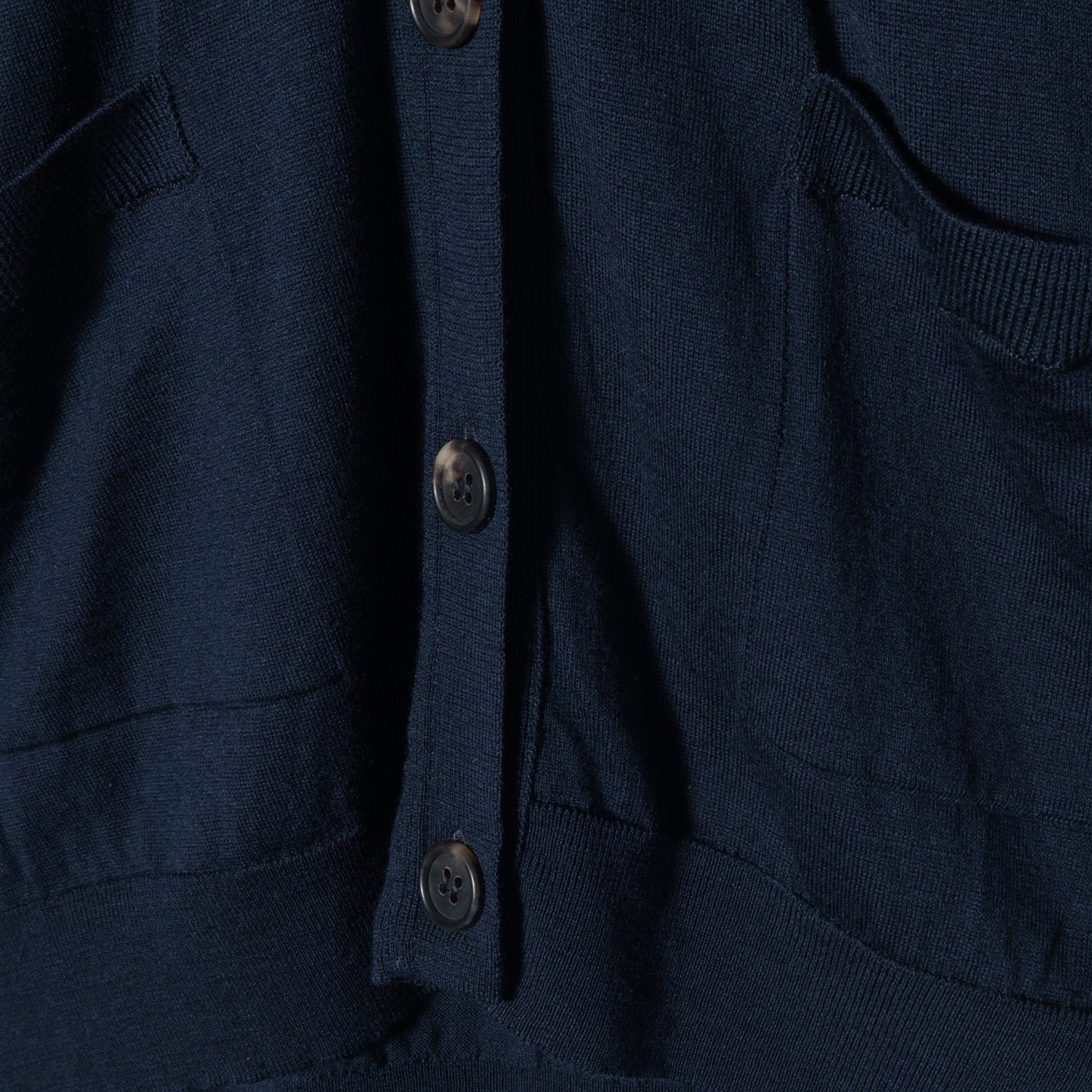 BASIC MERINO CARDIGAN KNIT