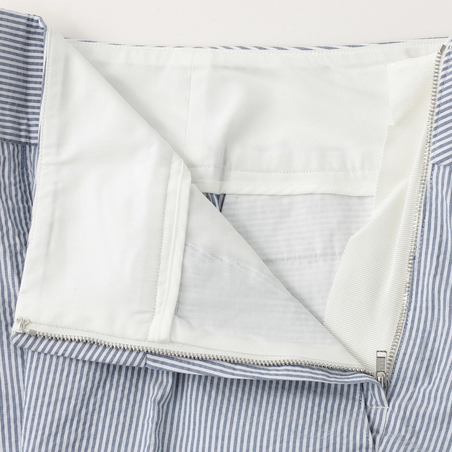 STRETCHED SEERSUCKER TROUSERS