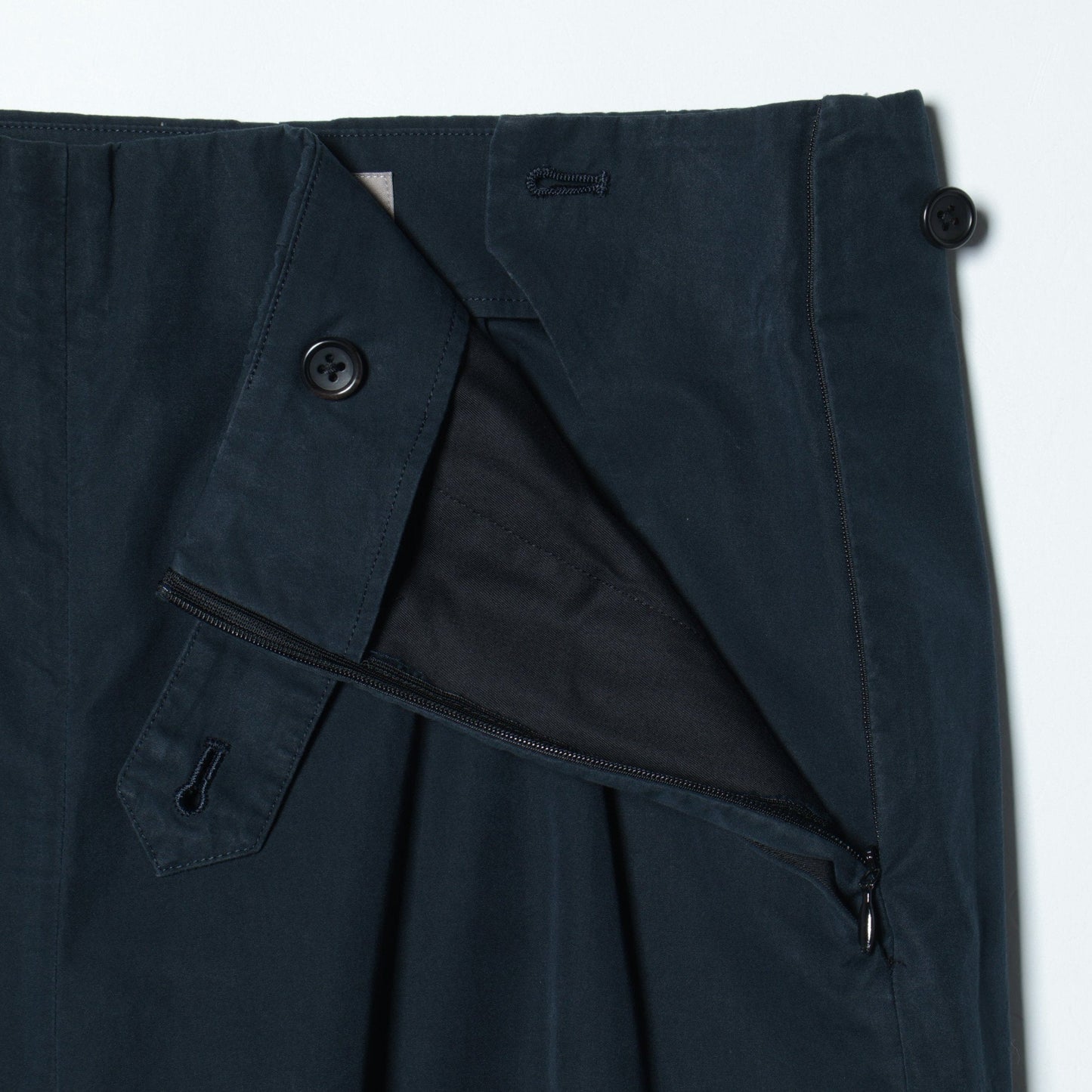 WASHED YARN DYE COTTON POPLIN TROUSERS