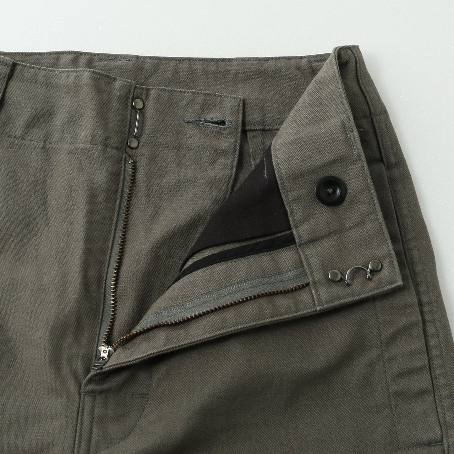 ORGANIC COTTON GABARDINE TROUSERS