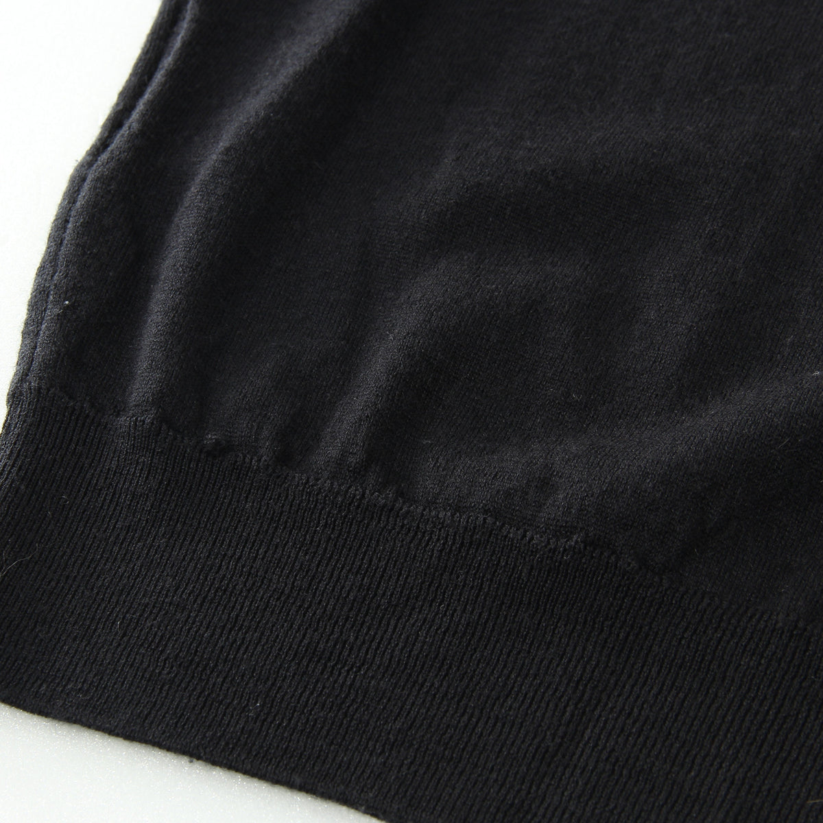 WOOL TURTLE NECK KNIT