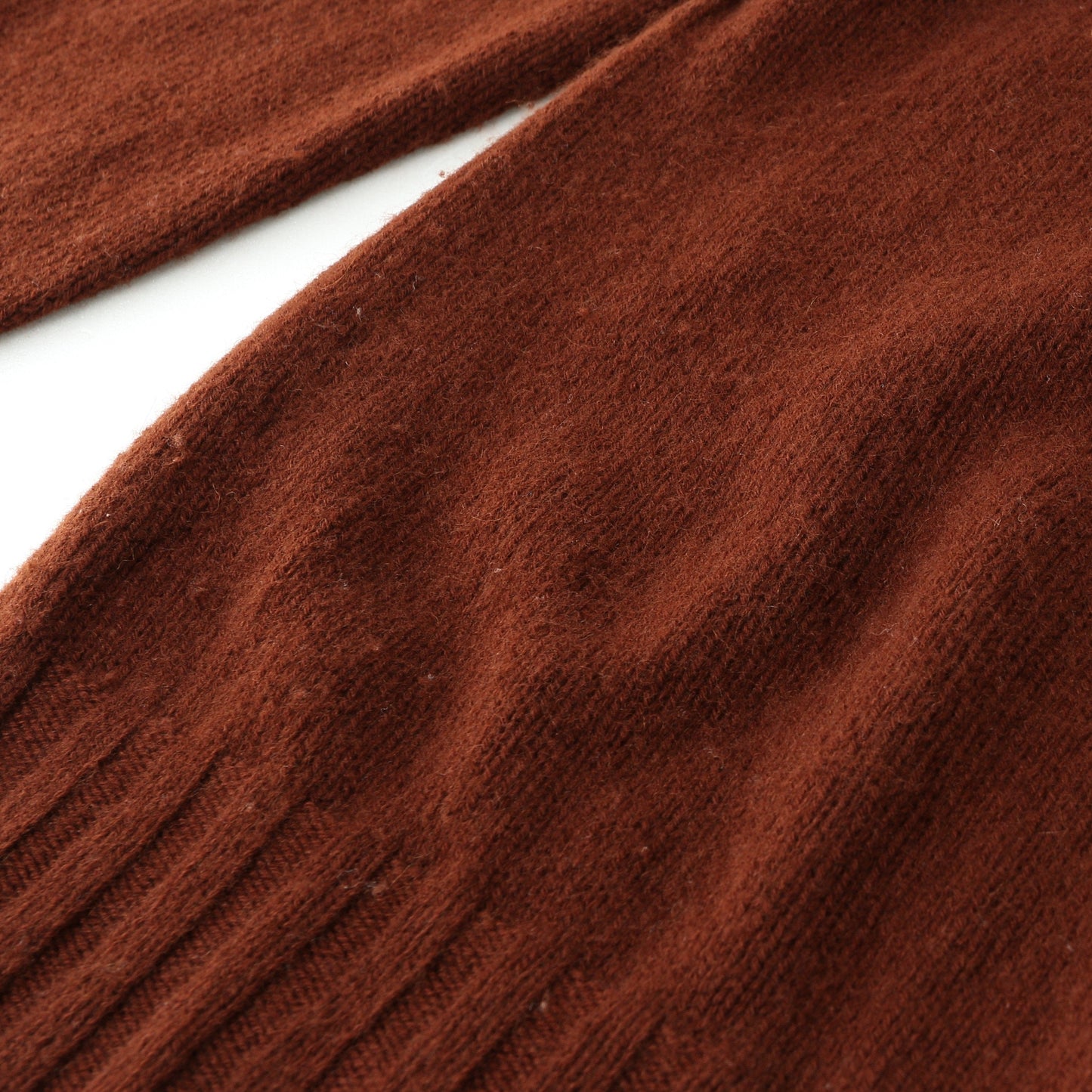 WIDE ROLL NECK KNIT