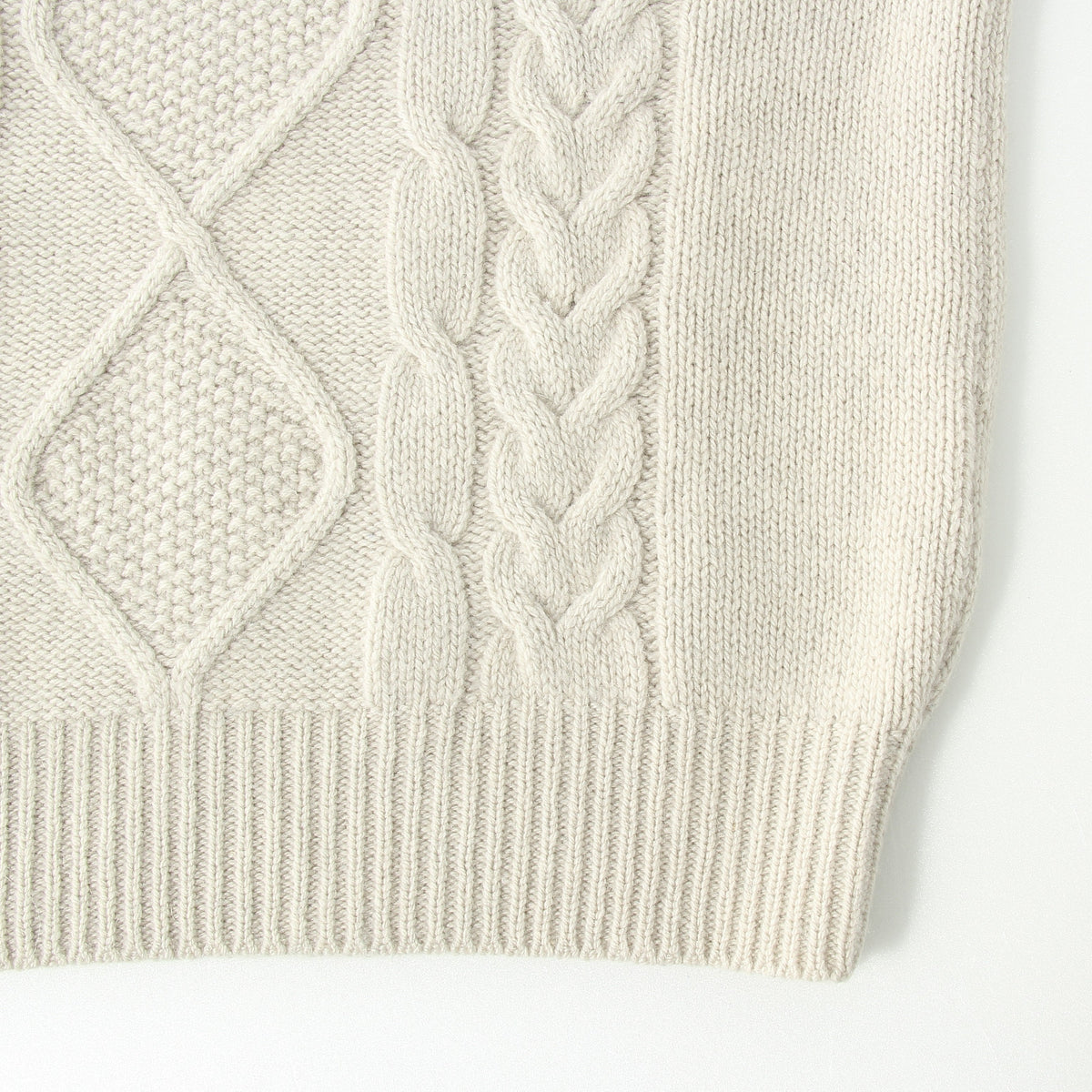 CABLE KNIT