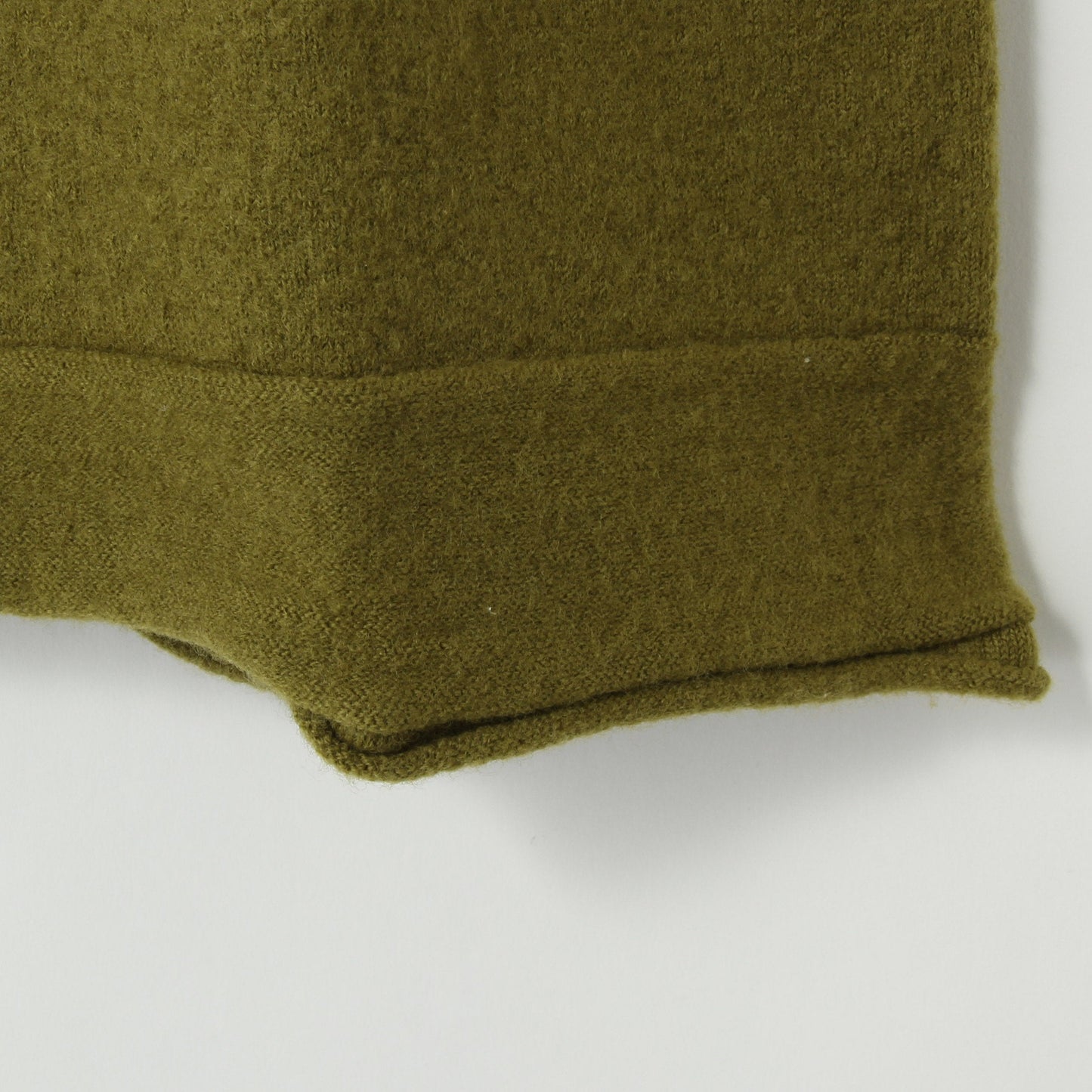 FELTED ROUGH WOOL KNIT