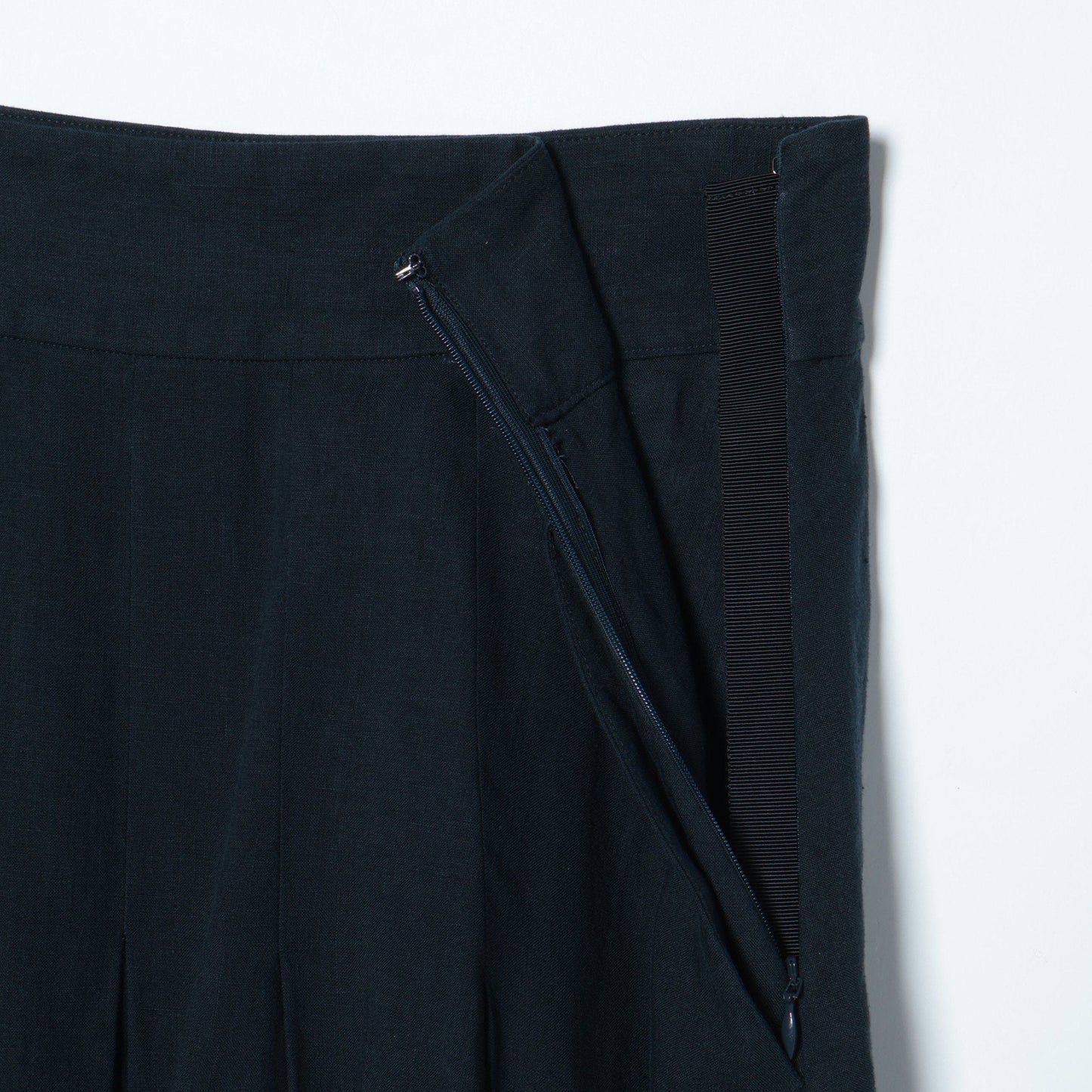 LIGHT LINEN SKIRT