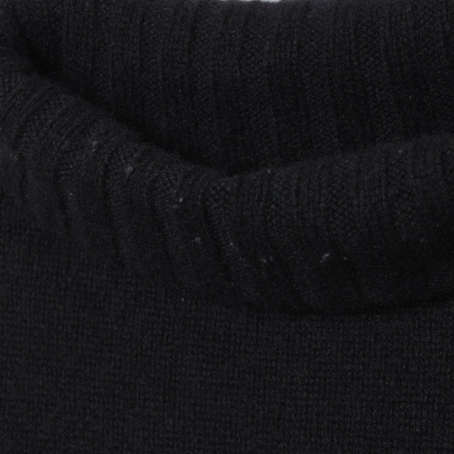 CASHMERE SLEEVELESS ROLL NECK KNIT