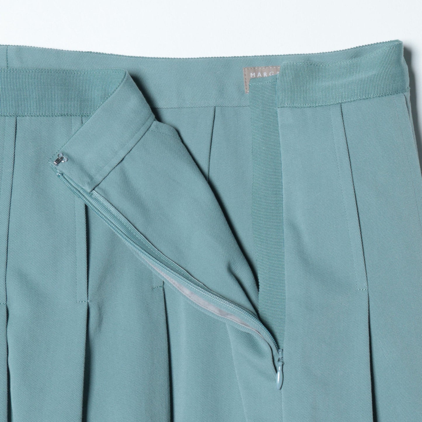 SOFT GABARDINE SKIRT
