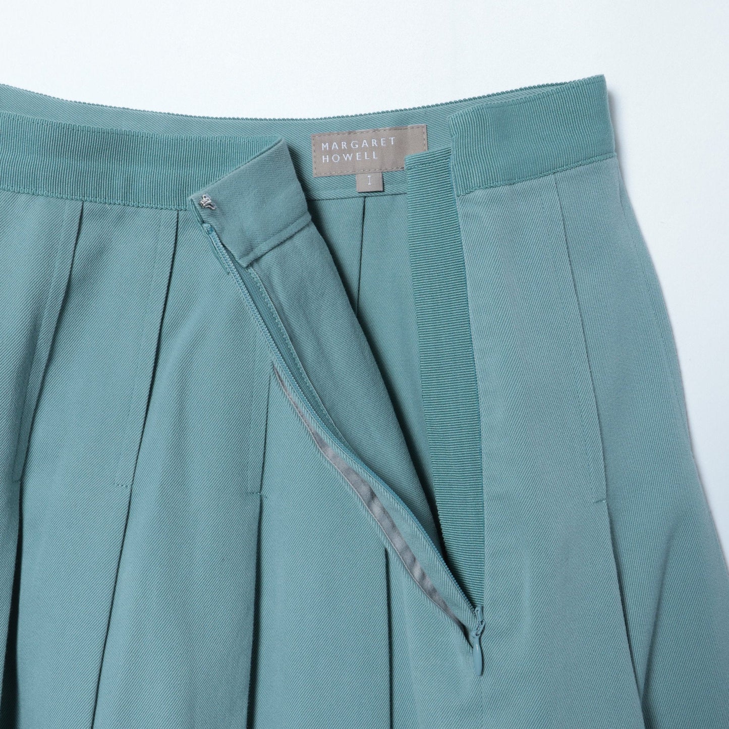 SOFT GABARDINE SKIRT