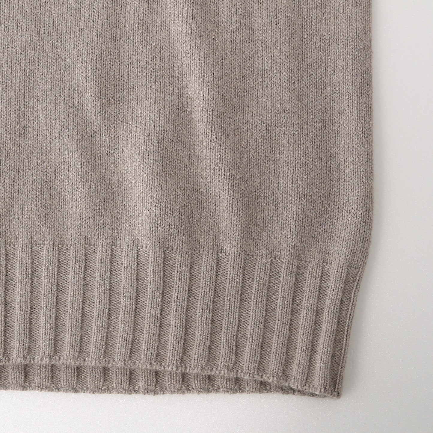 WIDE ROLL NECK KNIT
