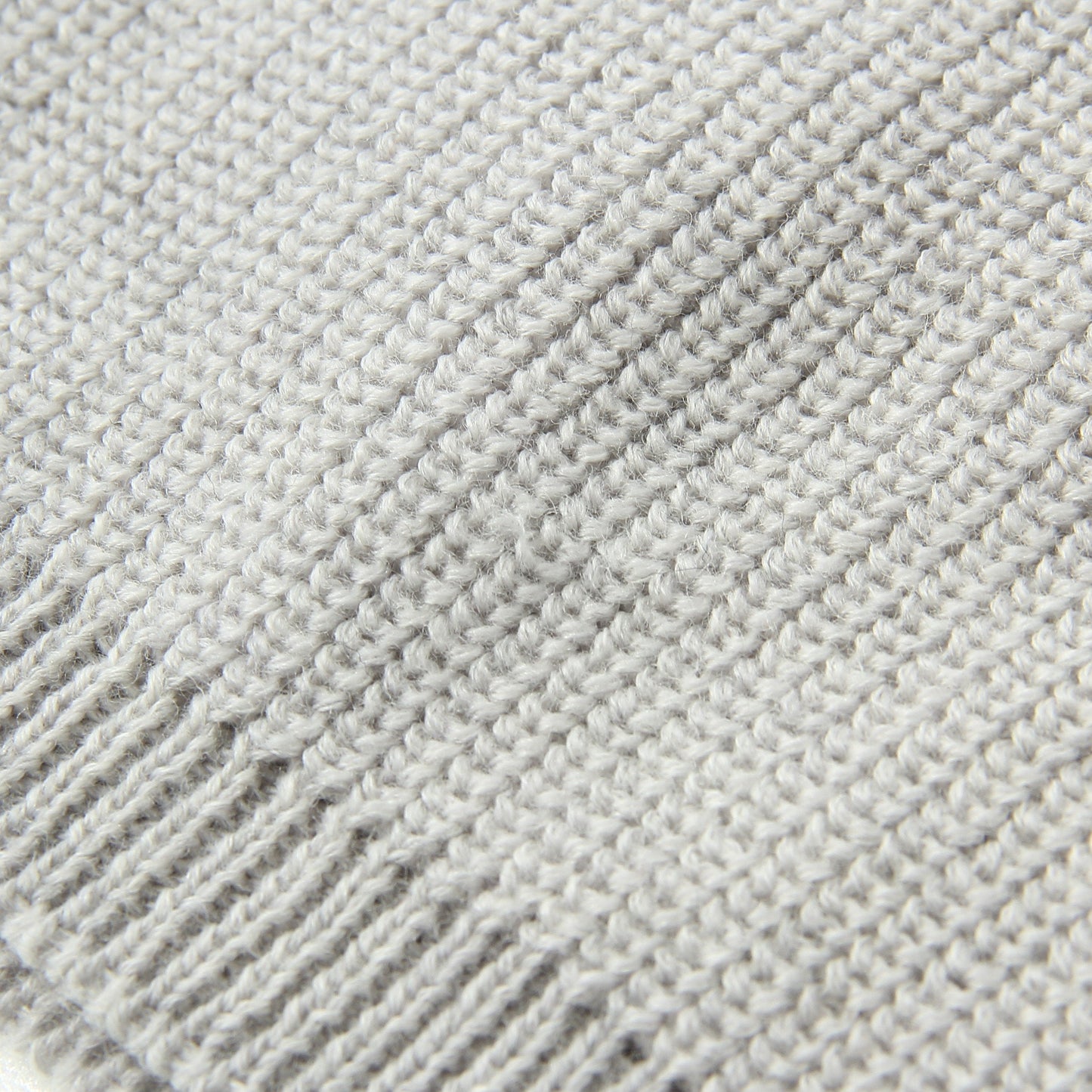 LIGHTWEIGHT WOOL KNIT