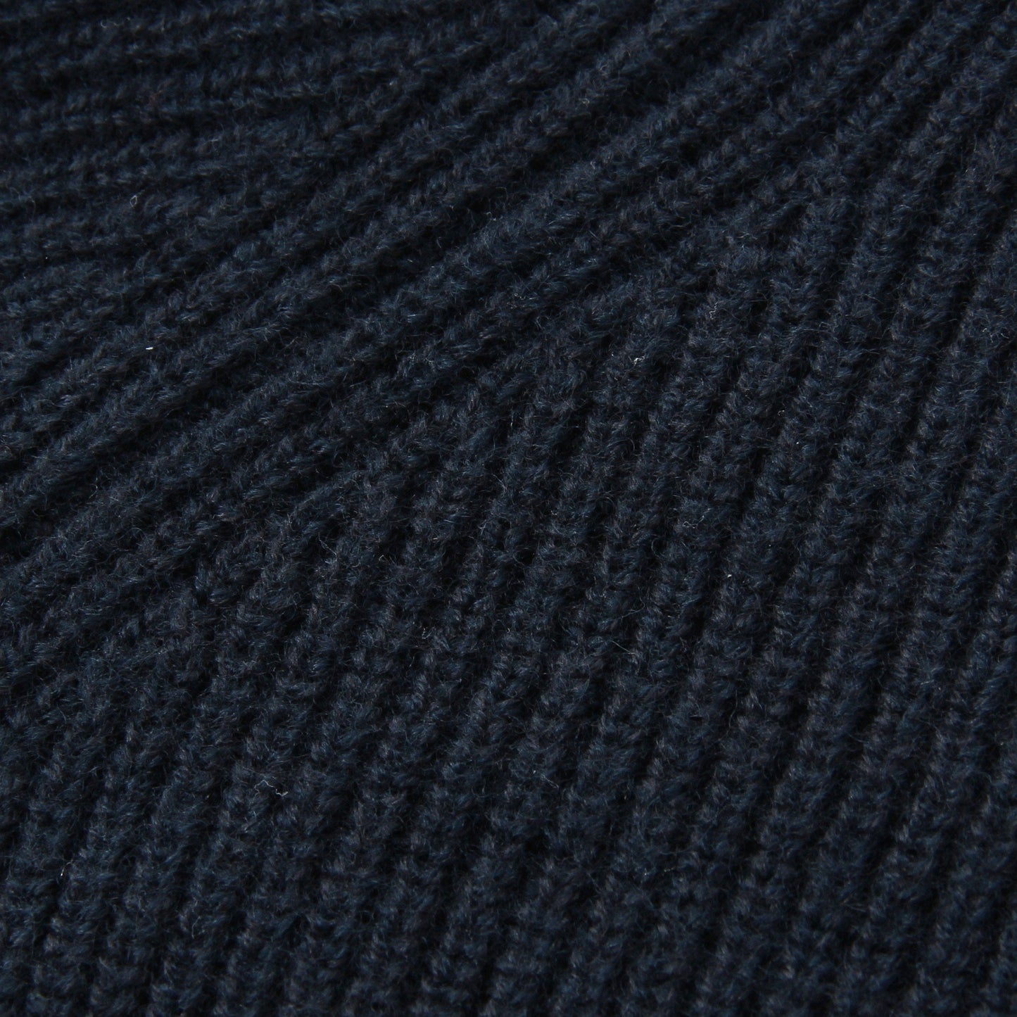 LIGHTWEIGHT WOOL KNIT