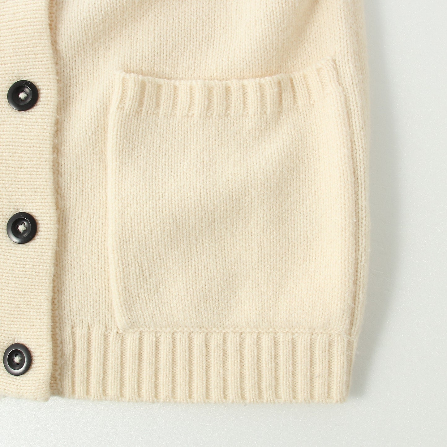 LIGHT SOFT WOOL KNIT