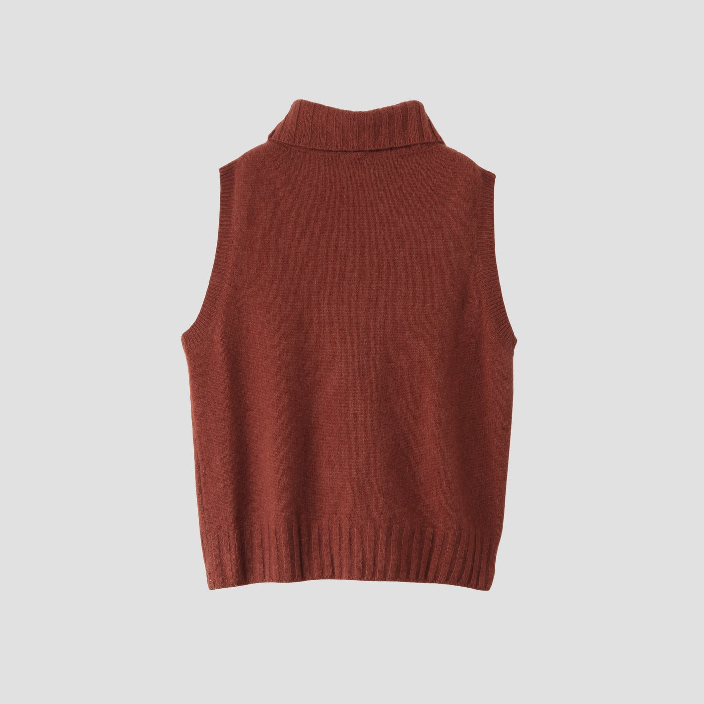 SLEEVELESS TURTLENECK KNIT