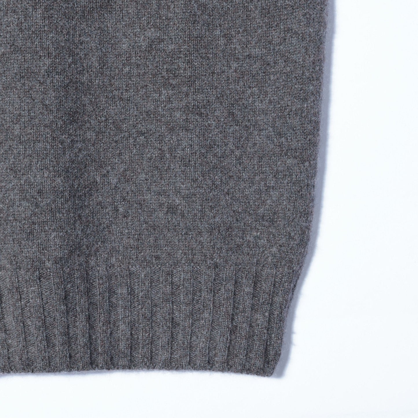 CASHMERE SLEEVELESS ROLL NECK KNIT