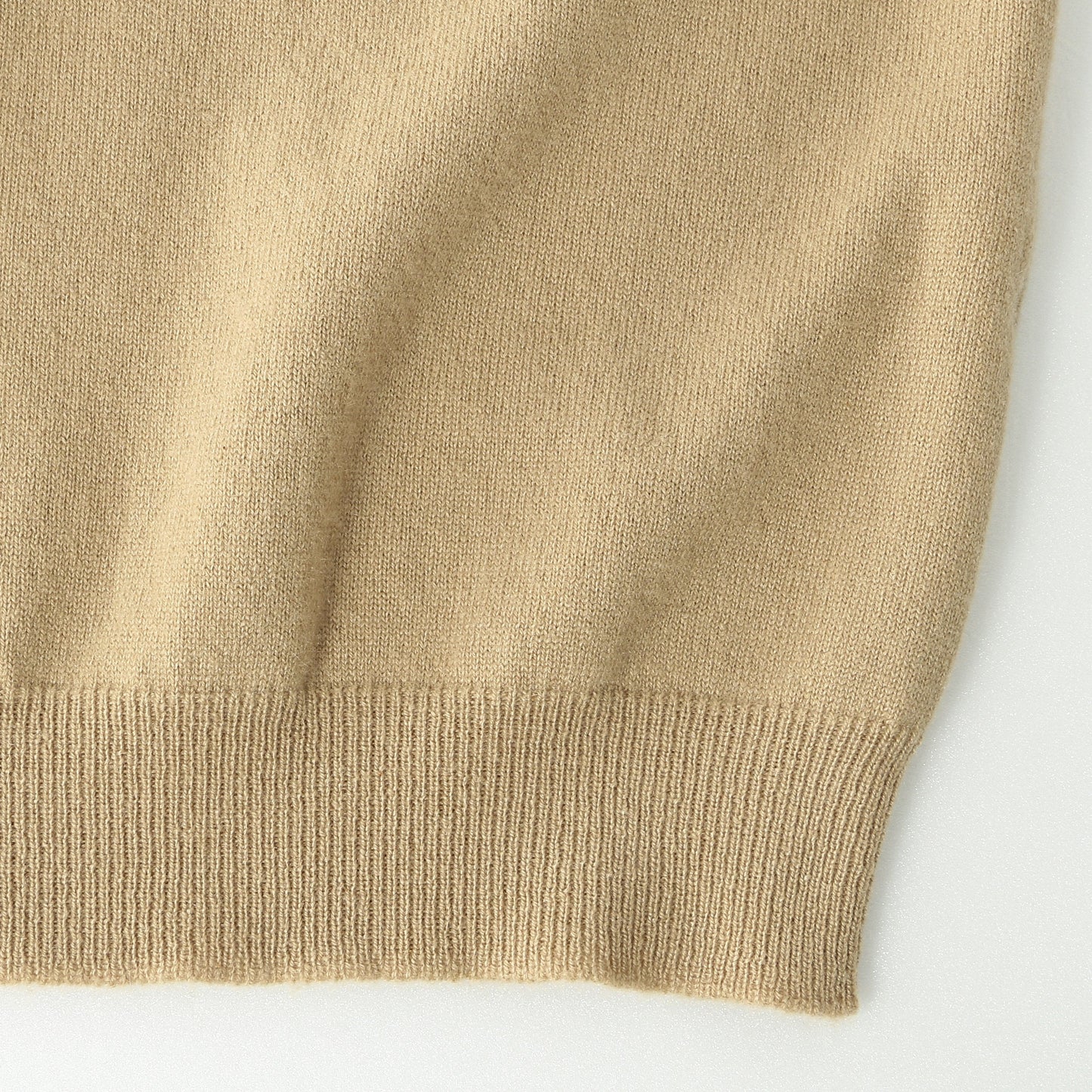 WIDE V NECK KNIT