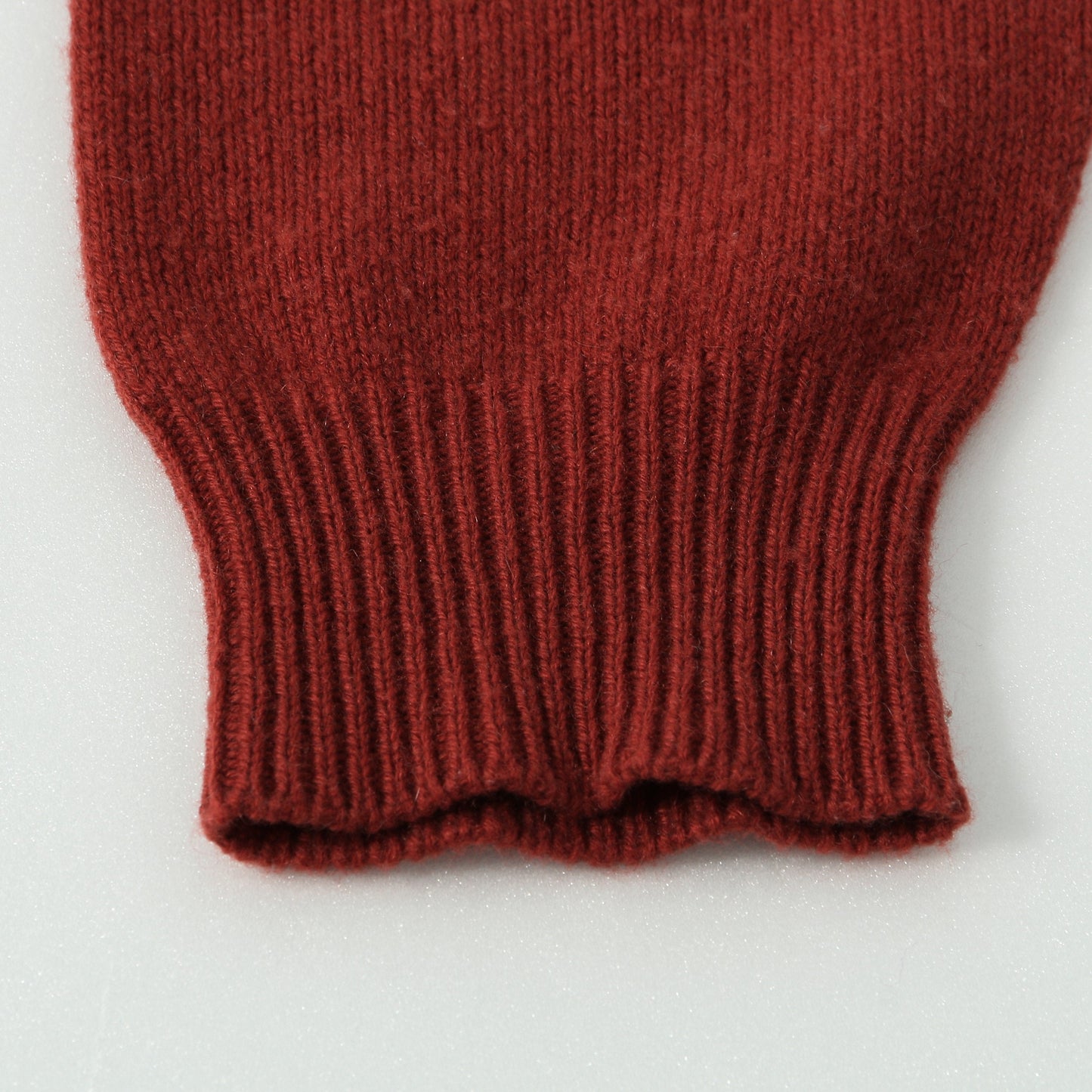 CLASSIC CREW NECK KNIT