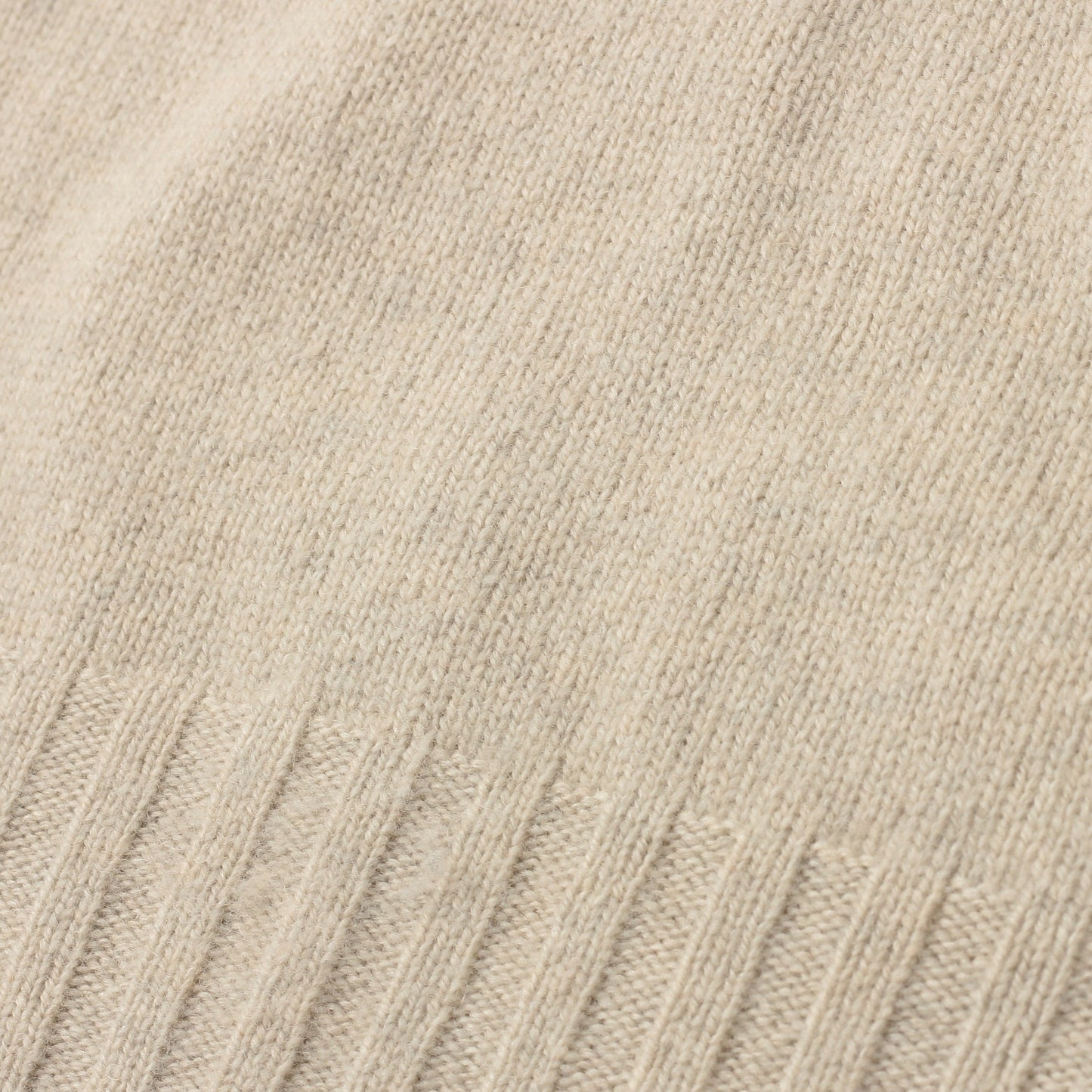 SLEEVELESS ROLL NECK KNIT