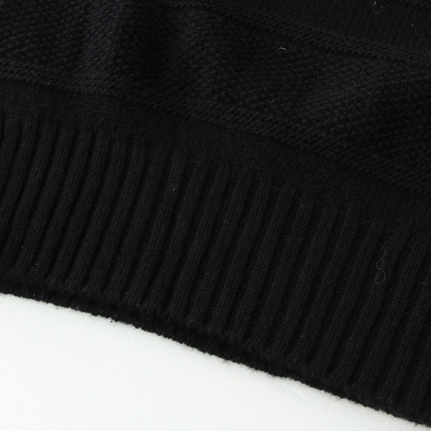 LIGHTWEIGHT WOOL KNIT