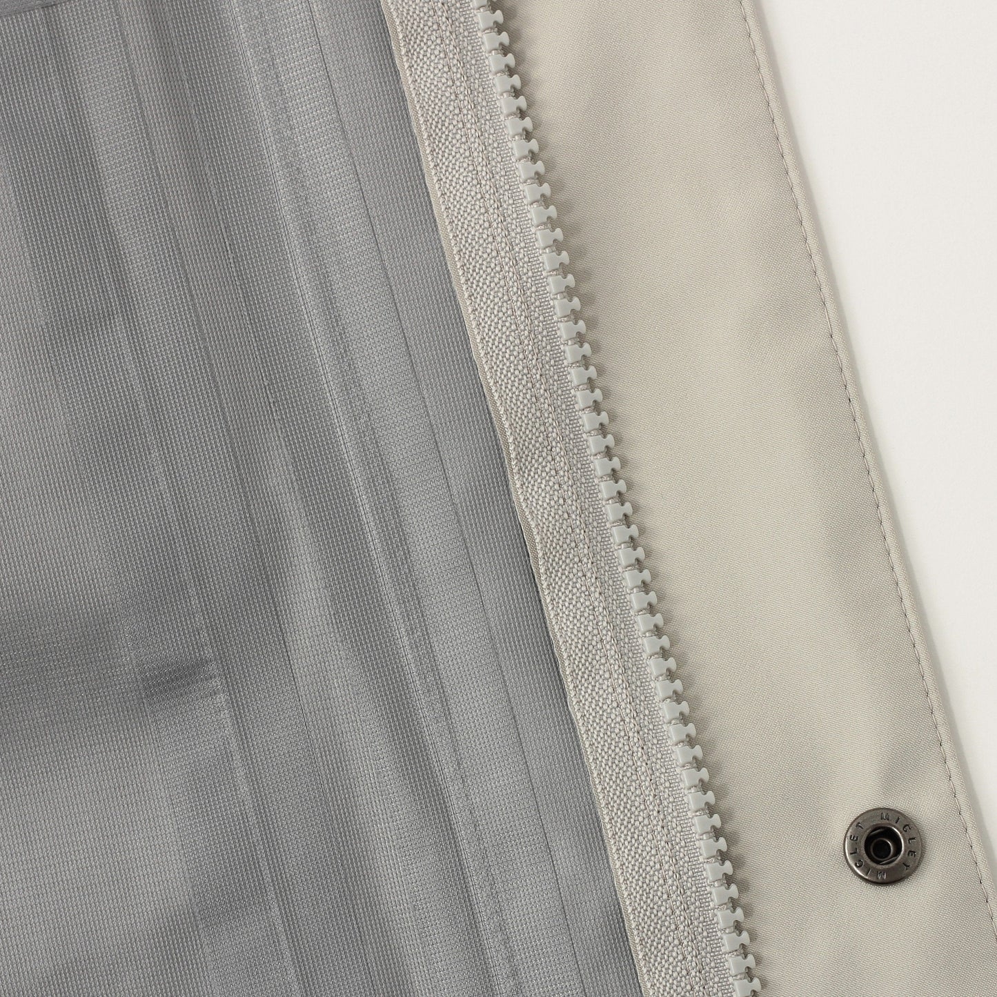 GORE-TEX WATER PROOFED POLYESTER POPLIN COAT