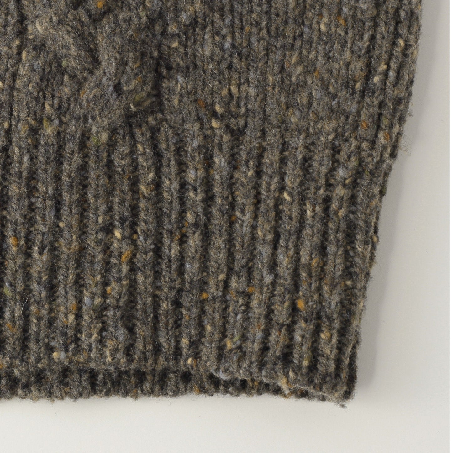 SOFT WOOL DONEGAL KNIT