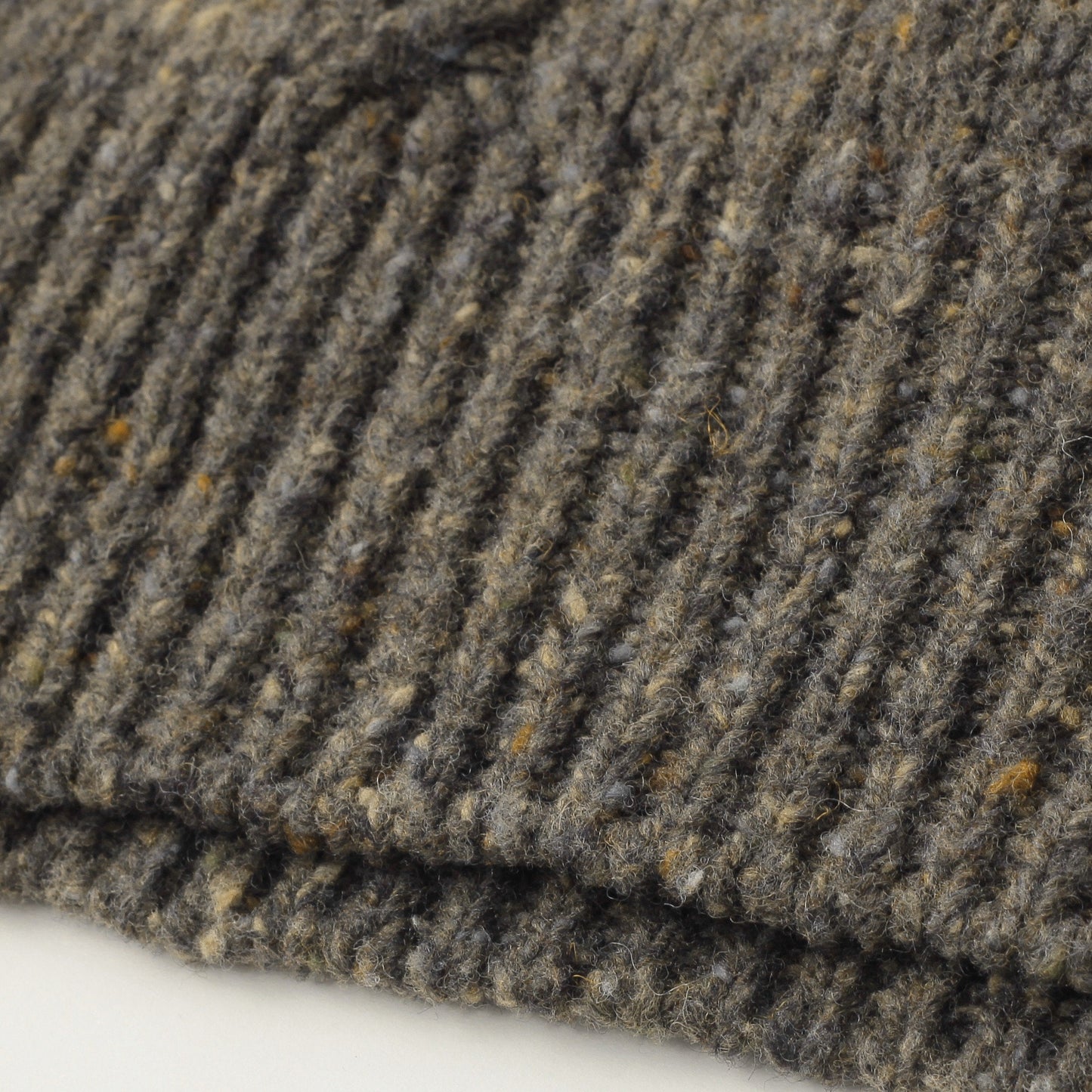 SOFT WOOL DONEGAL KNIT