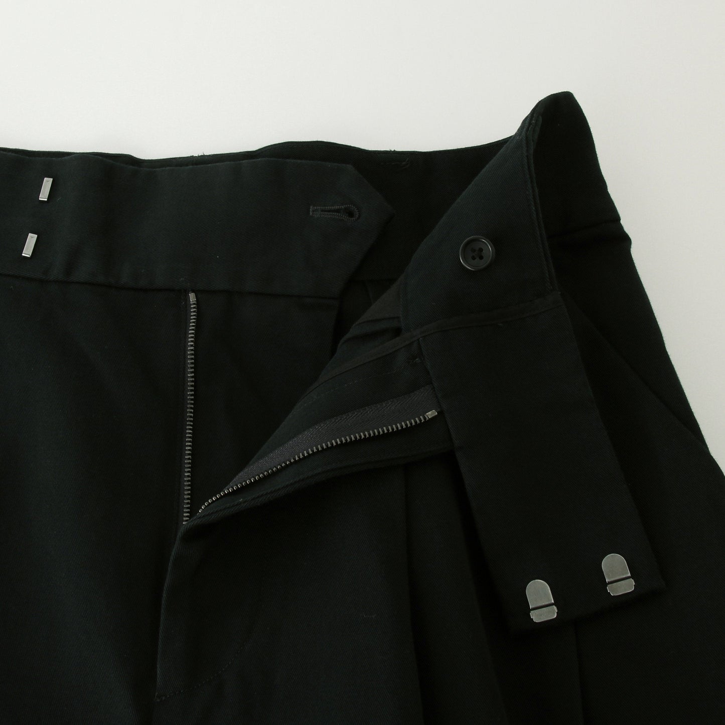 ORGANIC COTTON TWILL TROUSERS