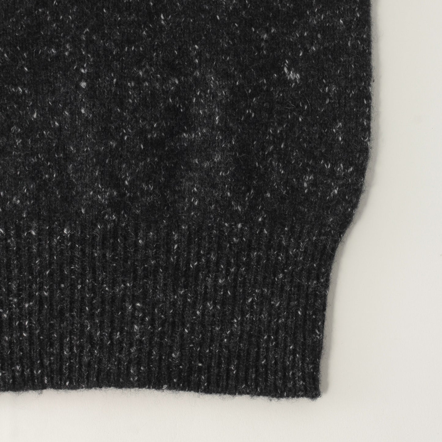 CLASSIC CREW NECK KNIT
